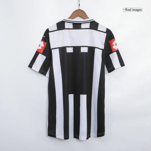 2001-02  Juventus Retro Jersey Home - Image 3