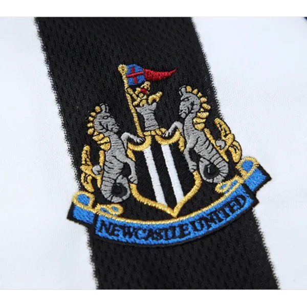 2003/04 Newcastle Retro Long Sleeve Jersey Home - Image 4