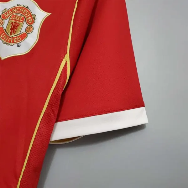 2006/07 Manchester United Retro Jersey Home - Image 5